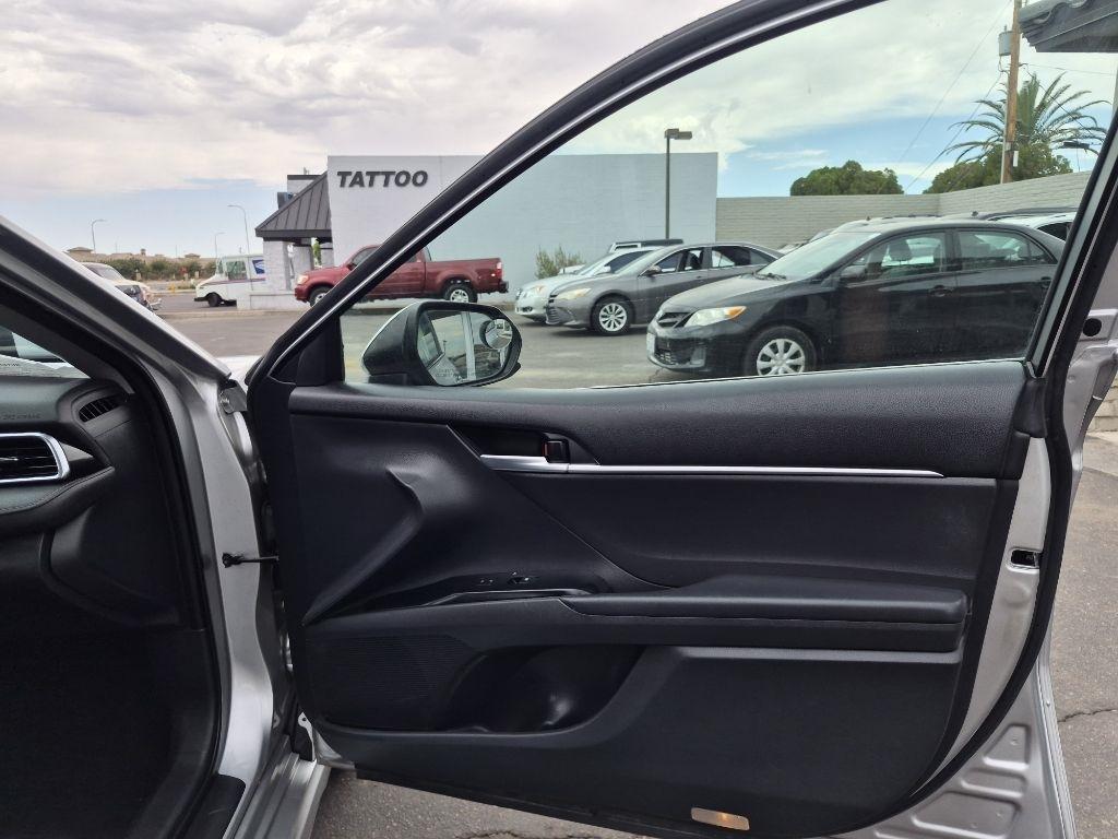Toyota Camry  2018