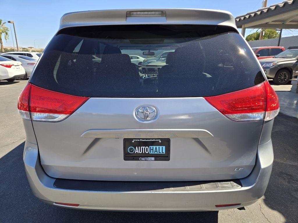 Toyota Sienna  2011