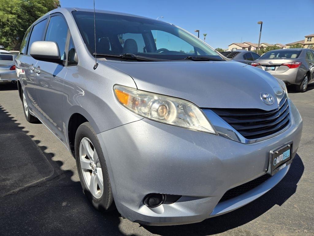 Toyota Sienna  2011