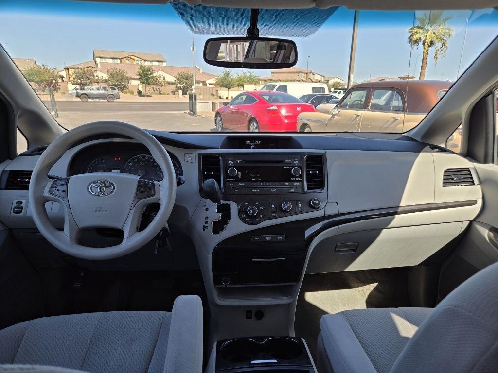 Toyota Sienna  2011
