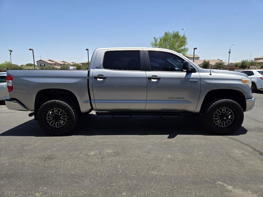 Toyota Tundra  2016