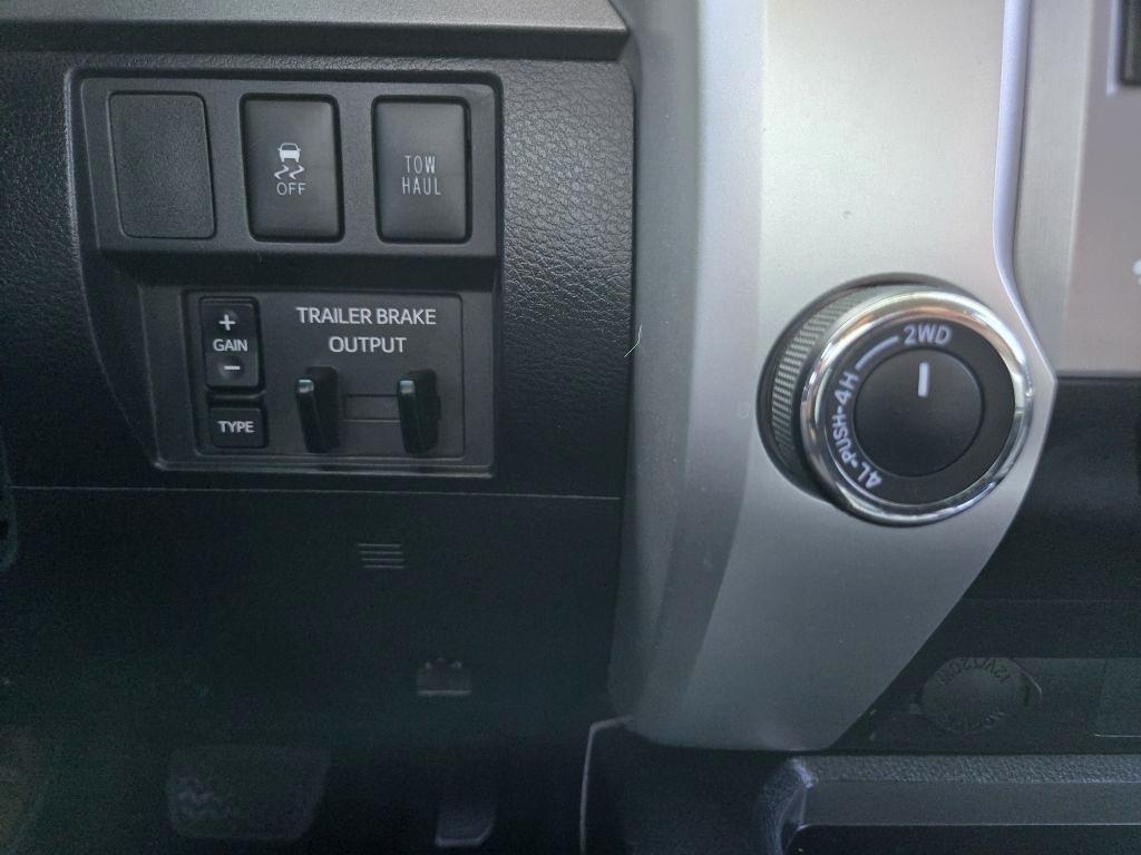 Toyota Tundra  2016