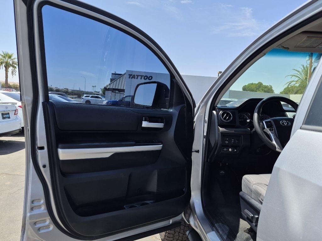 Toyota Tundra  2016