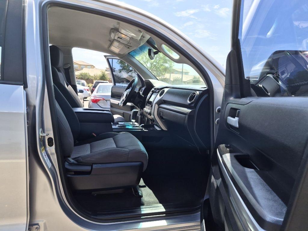 Toyota Tundra  2016