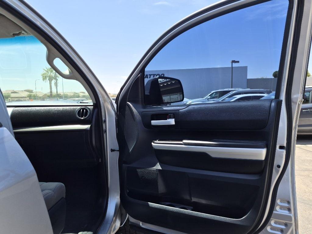 Toyota Tundra  2016
