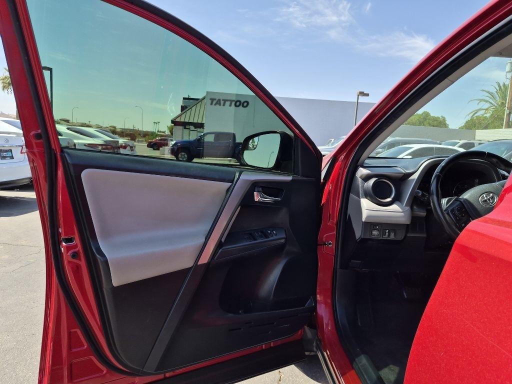Toyota RAV4  2017