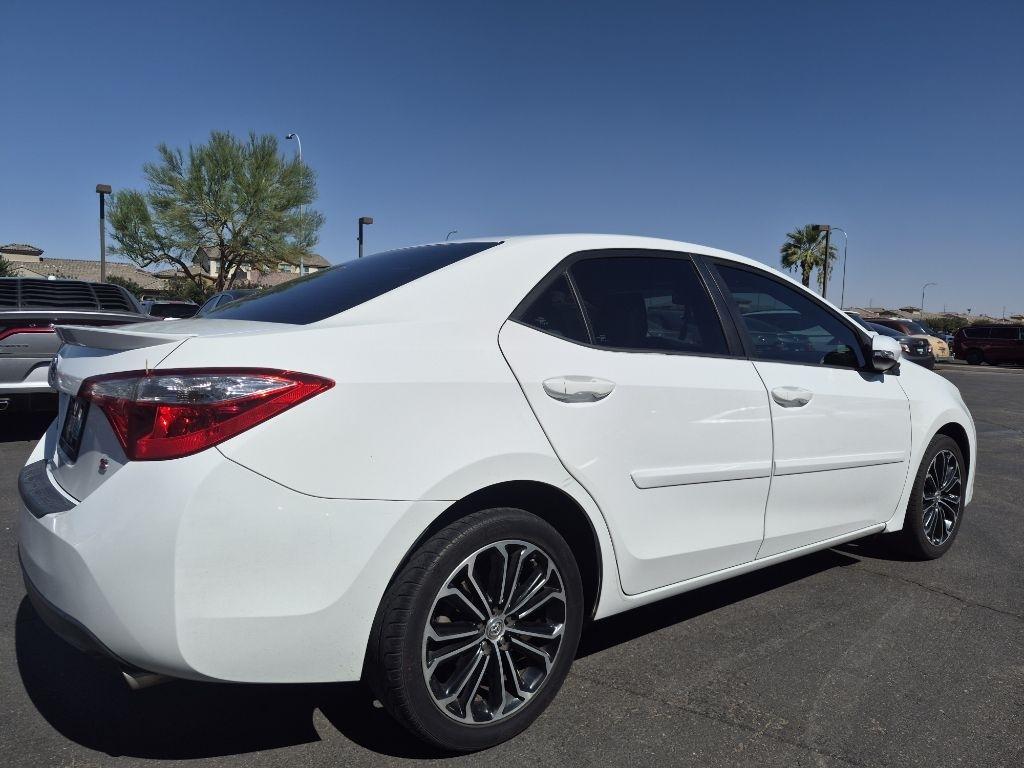 Toyota Corolla  2015