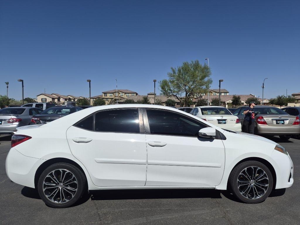 Toyota Corolla  2015