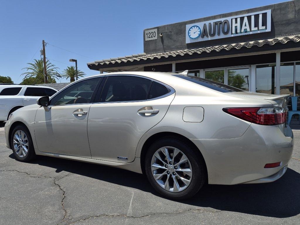 Lexus ES 300h  2013