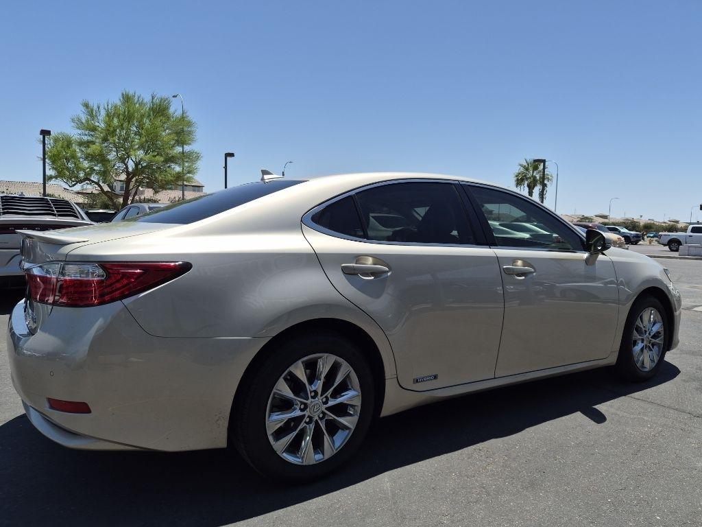 Lexus ES 300h  2013