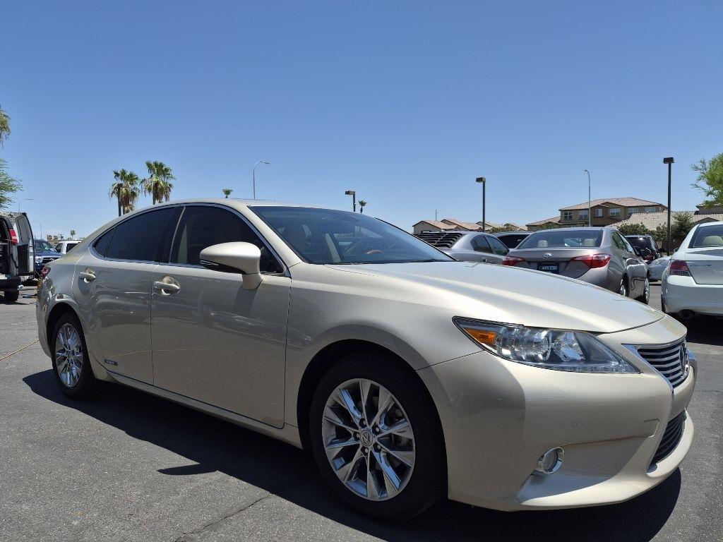 Lexus ES 300h  2013