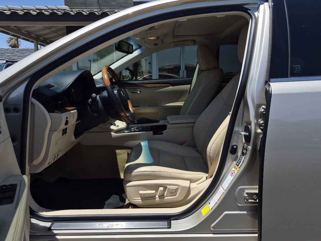 Lexus ES 300h  2013