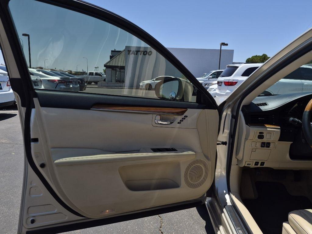 Lexus ES 300h  2013