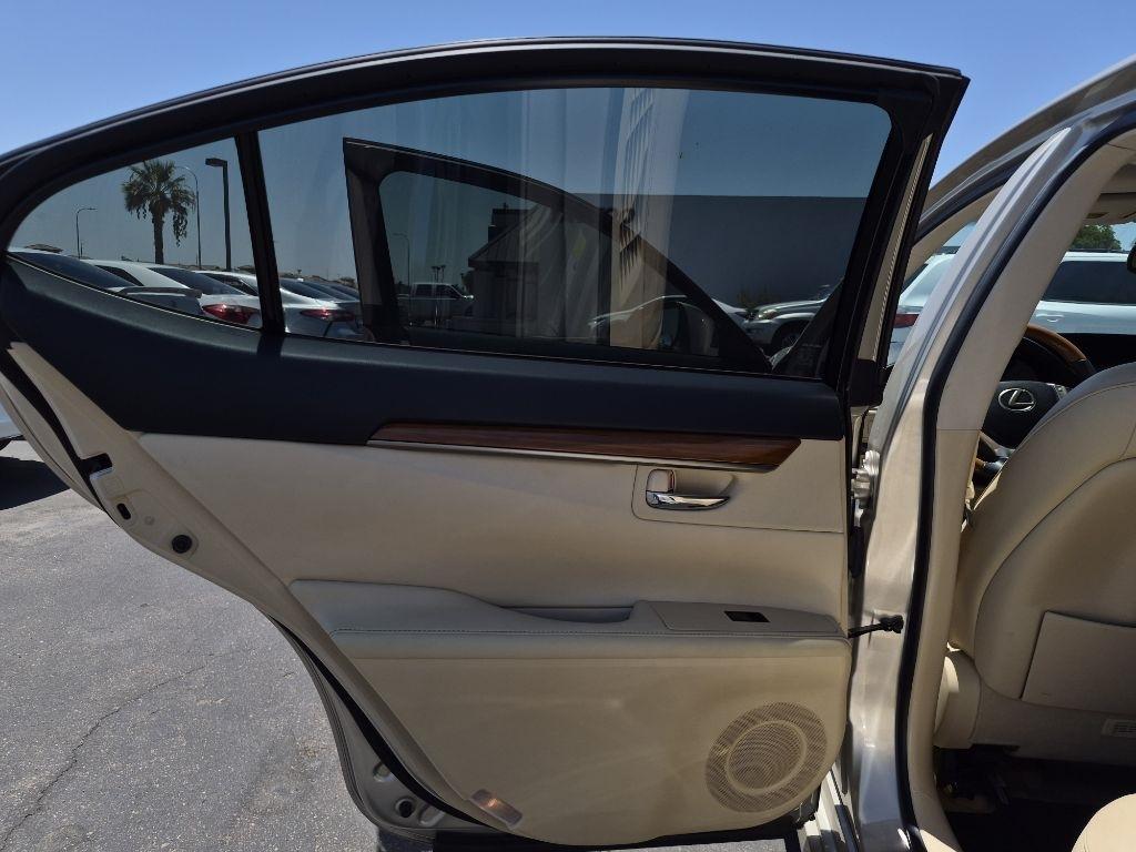 Lexus ES 300h  2013