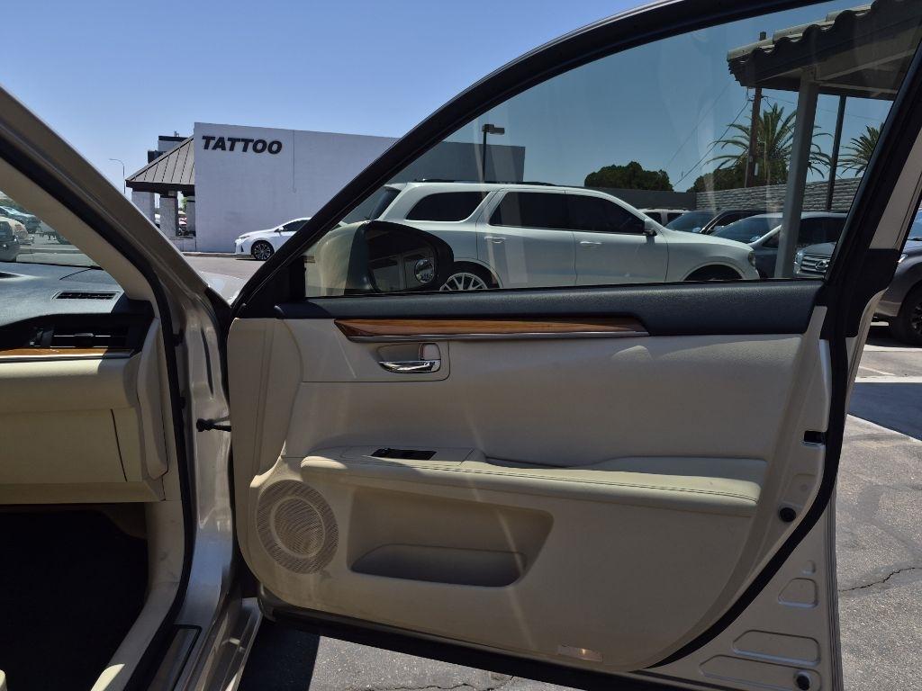 Lexus ES 300h  2013