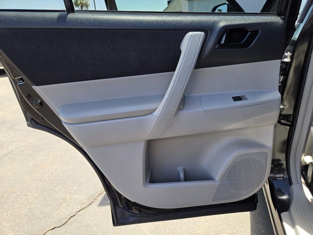Toyota Highlander  2011
