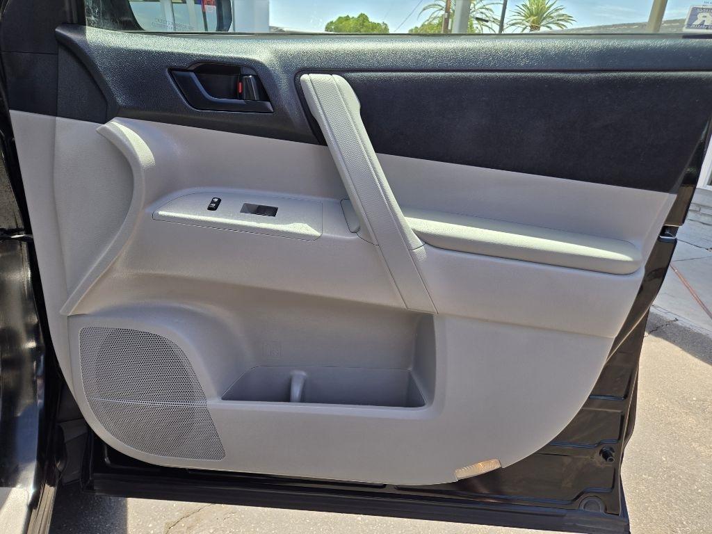 Toyota Highlander  2011