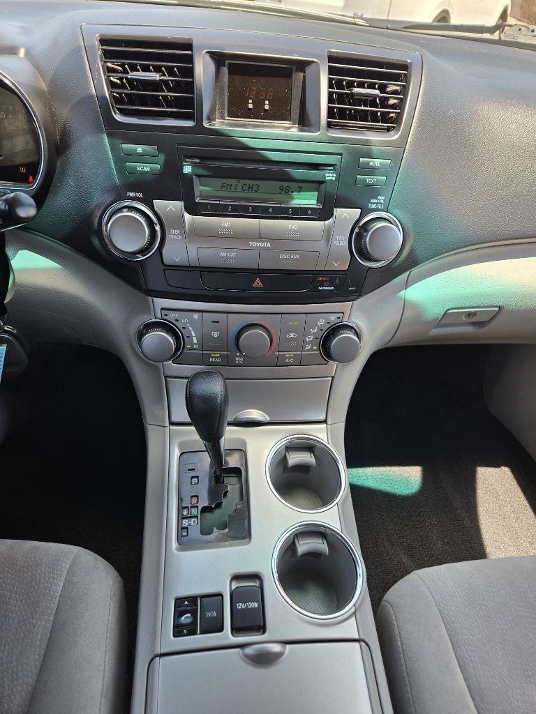 Toyota Highlander  2011