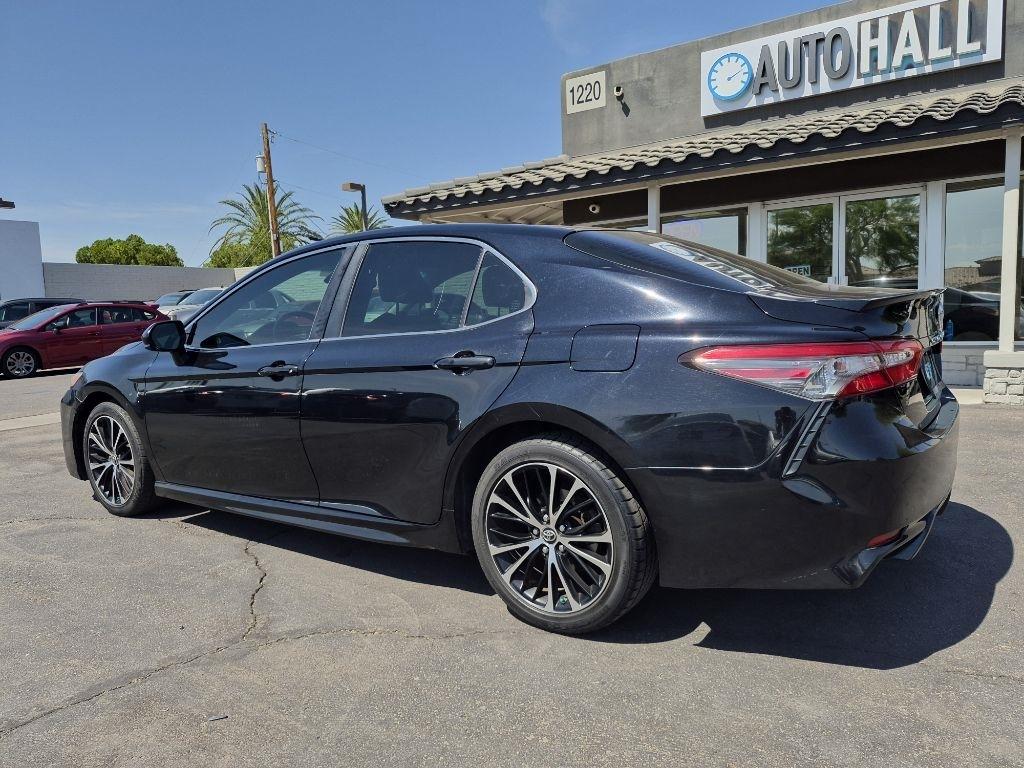 Toyota Camry  2018