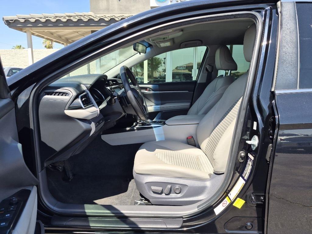 Toyota Camry  2018