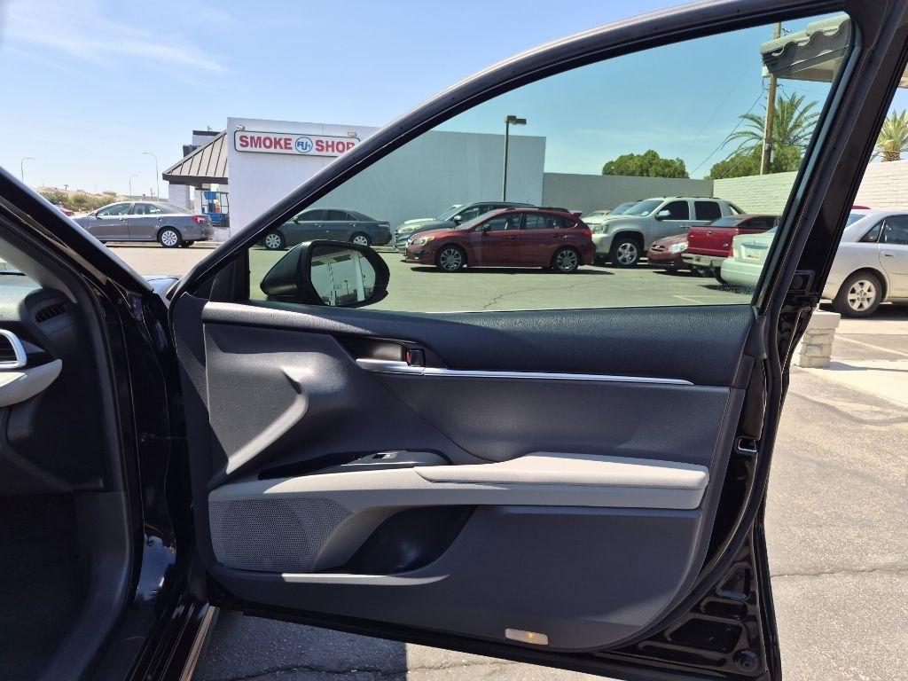 Toyota Camry  2018