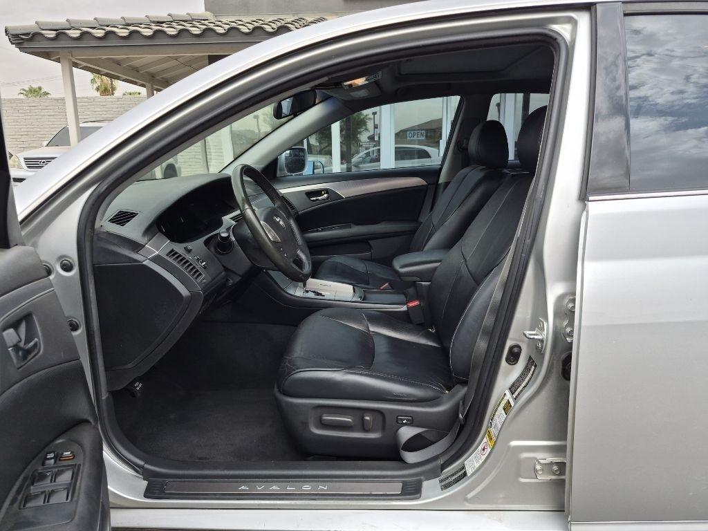 Toyota Avalon  2008