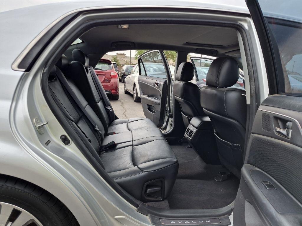 Toyota Avalon  2008