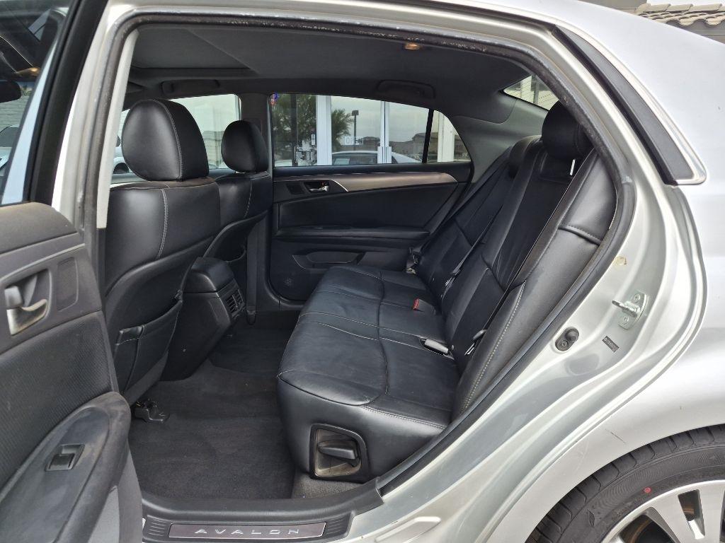 Toyota Avalon  2008