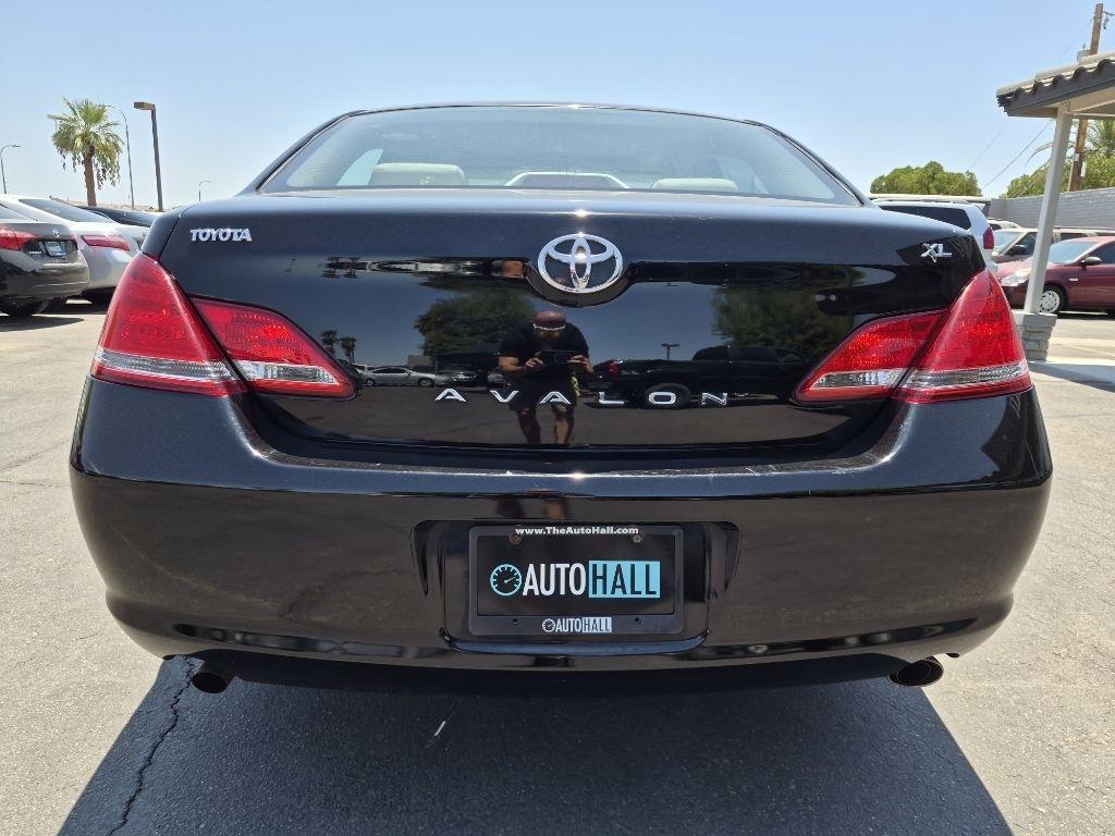Toyota Avalon  2007