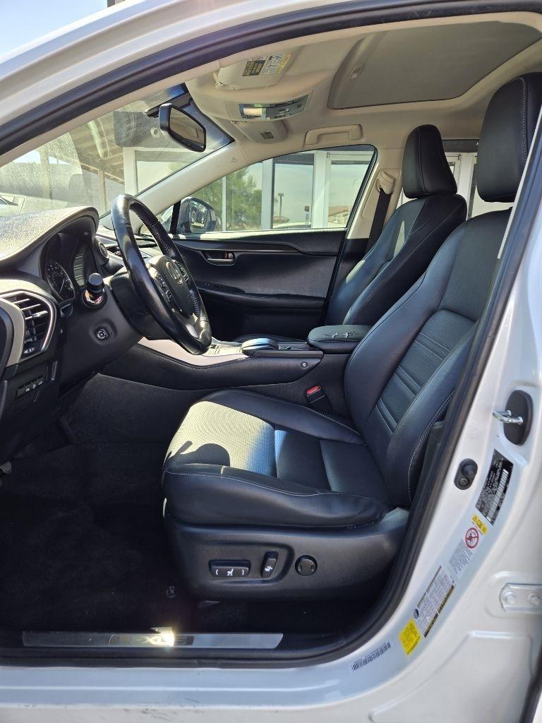 Lexus NX 200t  2016