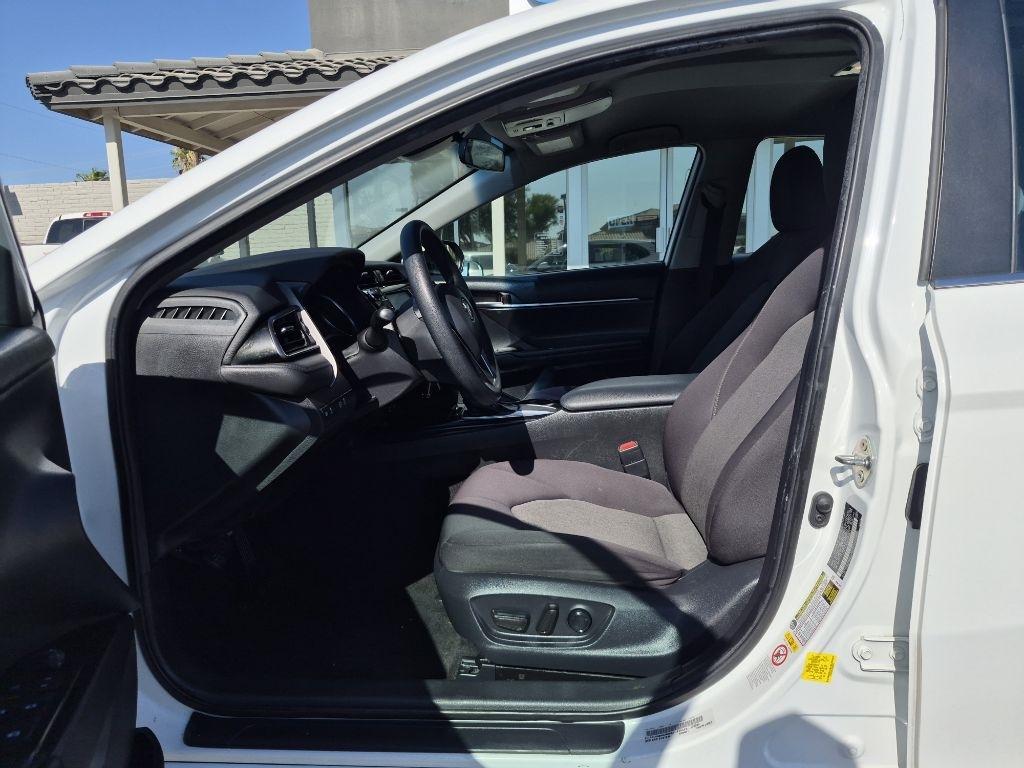 Toyota Camry  2019