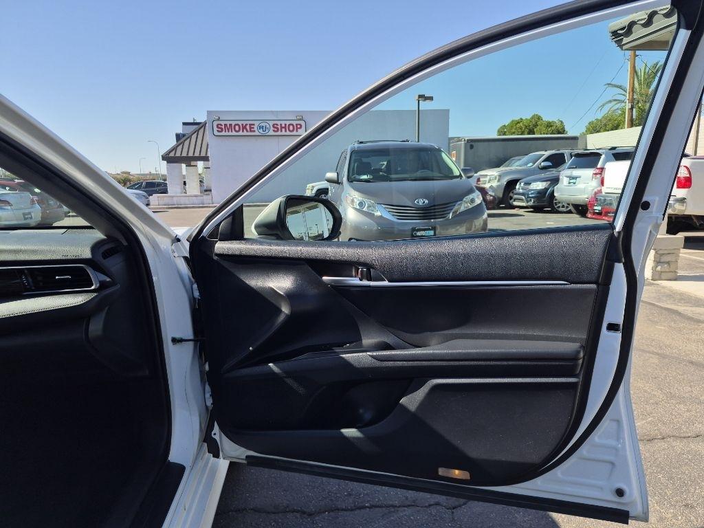 Toyota Camry  2019