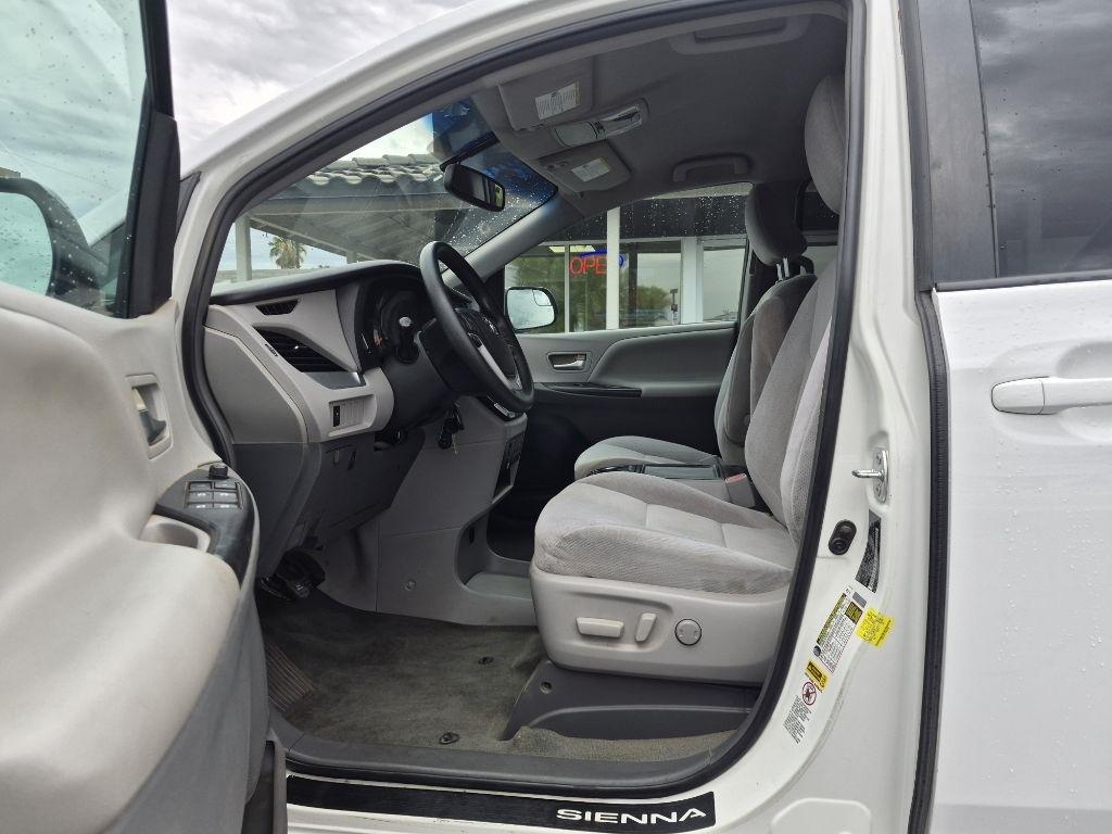 Toyota Sienna  2015