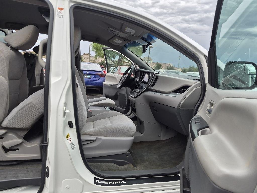 Toyota Sienna  2015
