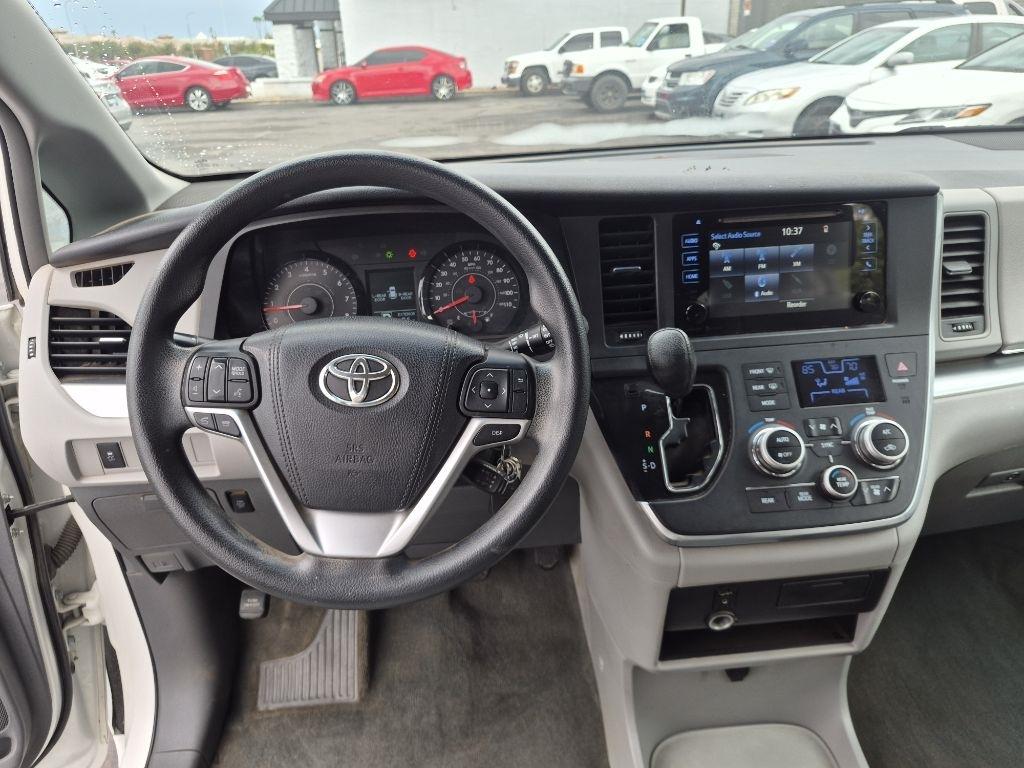 Toyota Sienna  2015
