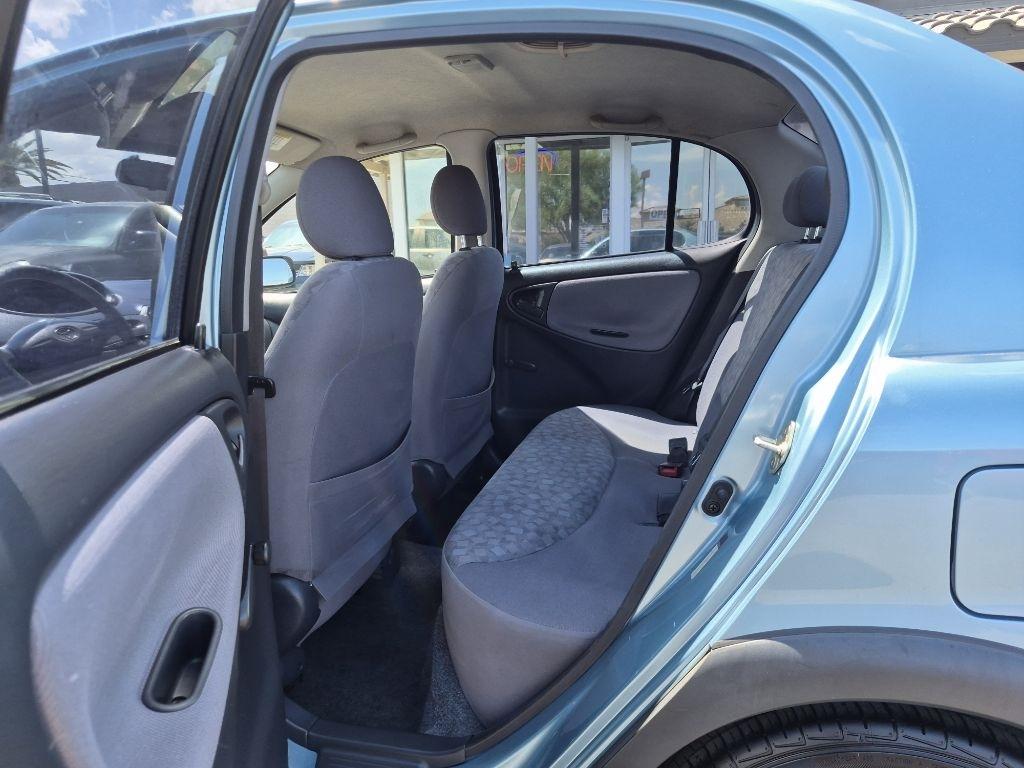 Toyota ECHO  2001