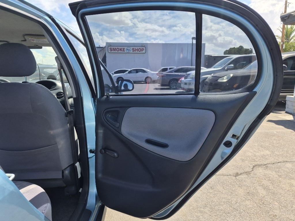 Toyota ECHO  2001