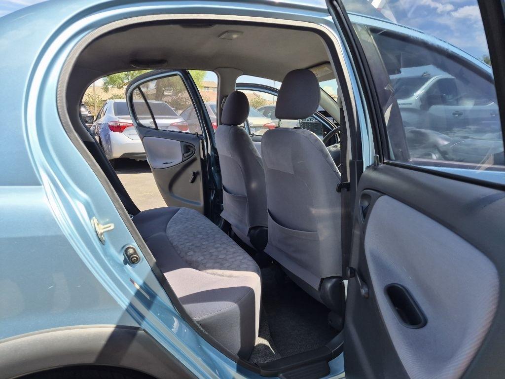 Toyota ECHO  2001