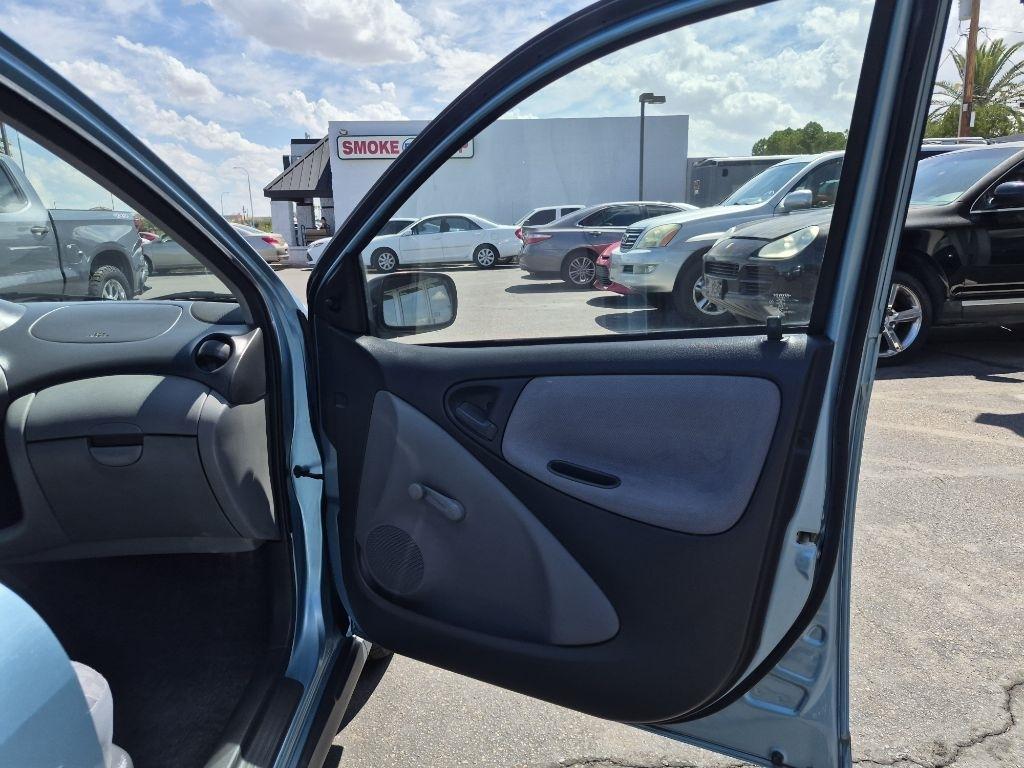 Toyota ECHO  2001
