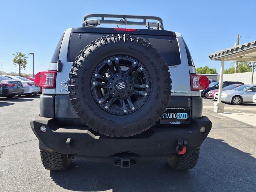 Toyota FJ Cruiser  2011