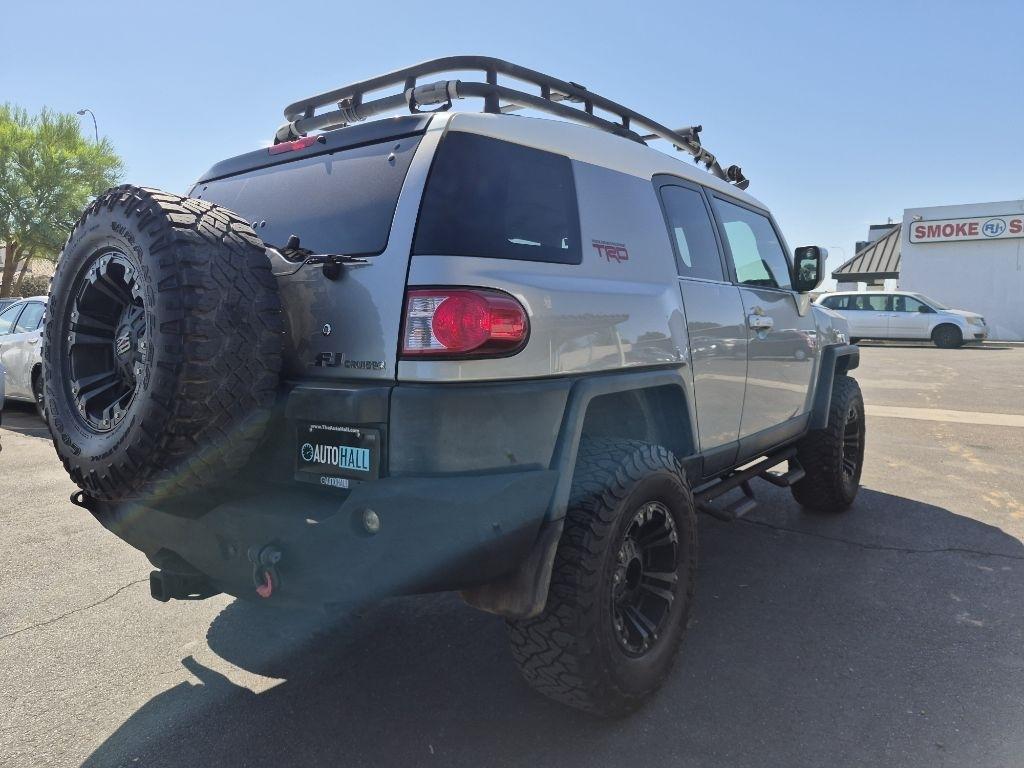 Toyota FJ Cruiser  2011