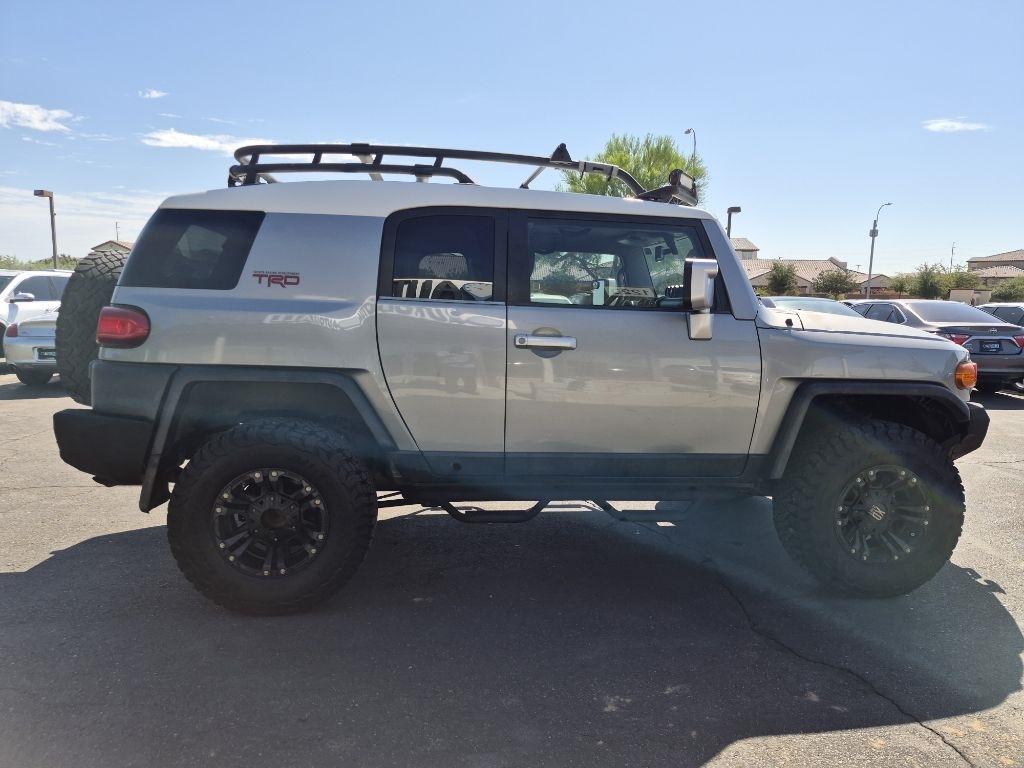 Toyota FJ Cruiser  2011