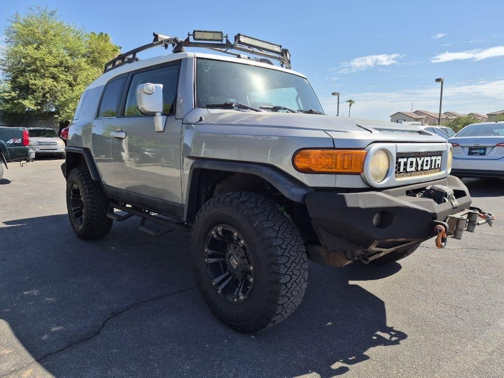 Toyota FJ Cruiser  2011
