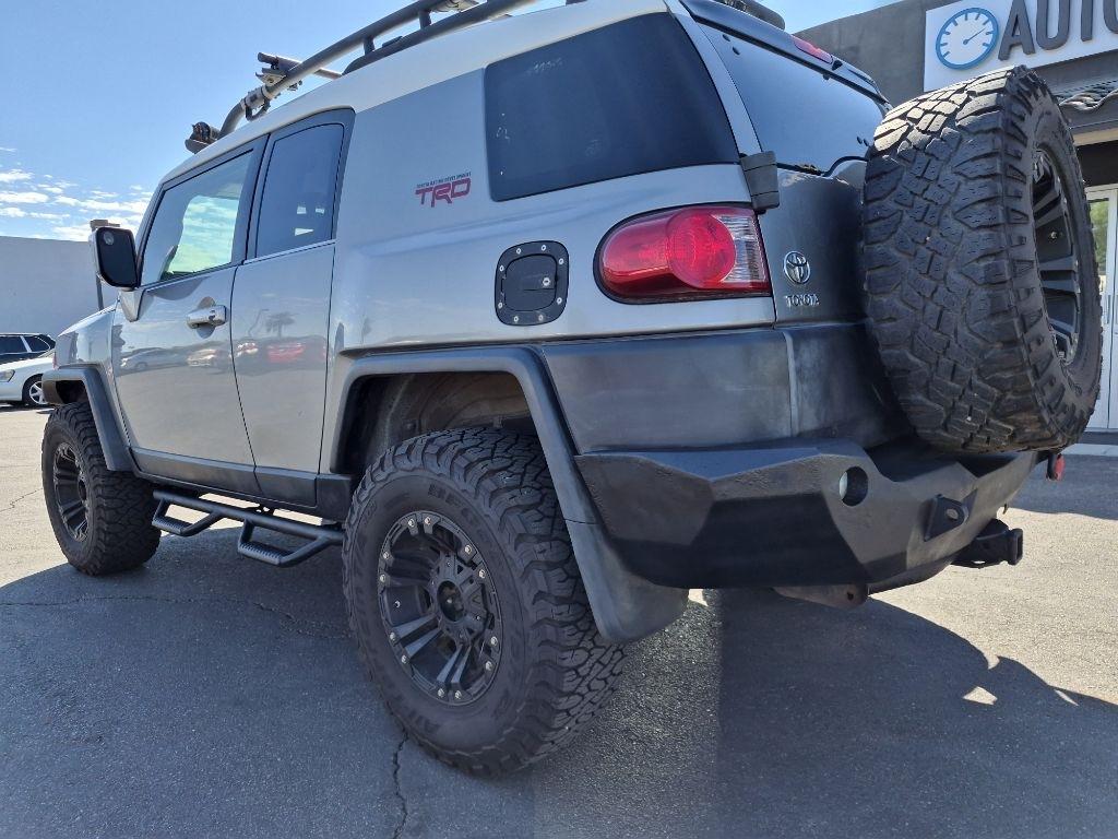 Toyota FJ Cruiser  2011