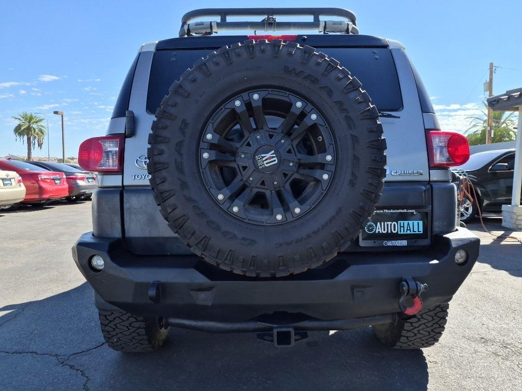 Toyota FJ Cruiser  2011
