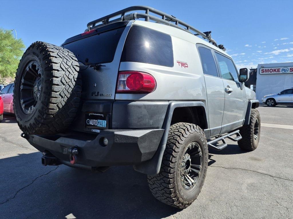 Toyota FJ Cruiser  2011