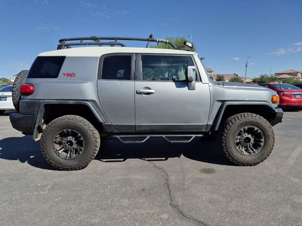 Toyota FJ Cruiser  2011