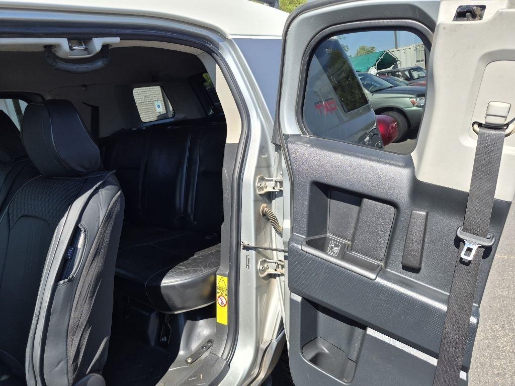 Toyota FJ Cruiser  2011