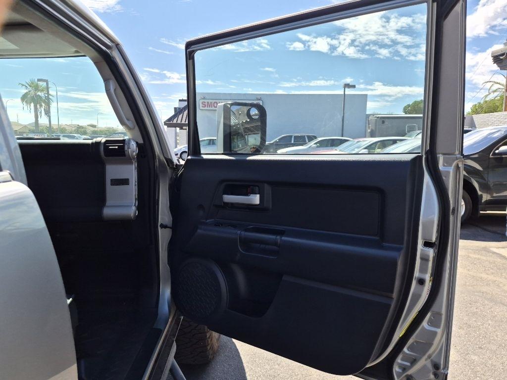 Toyota FJ Cruiser  2011