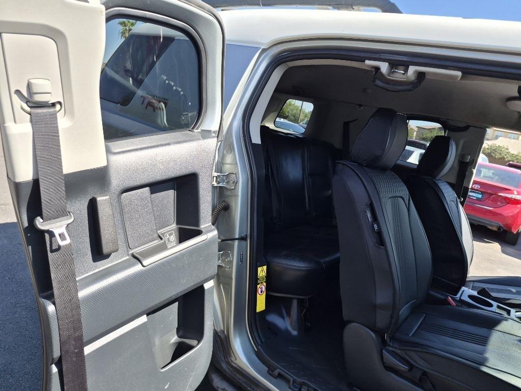 Toyota FJ Cruiser  2011